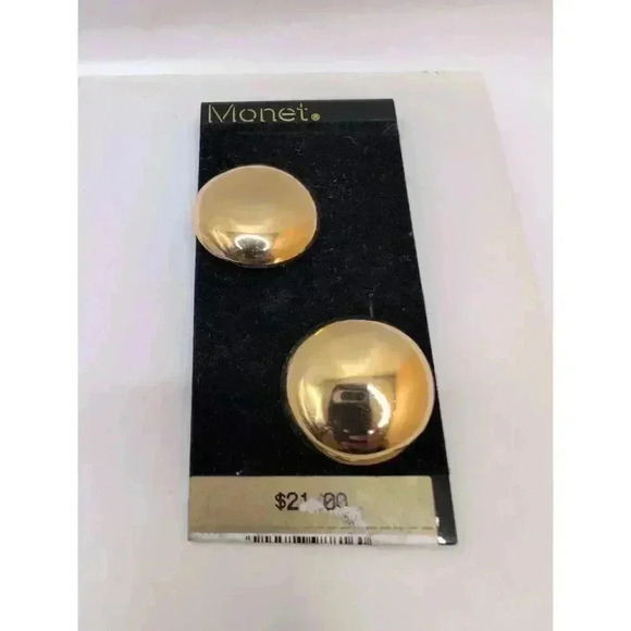 NWT Monet circular picture Goldtone Clip On  Earrings - Picture 1 of 5